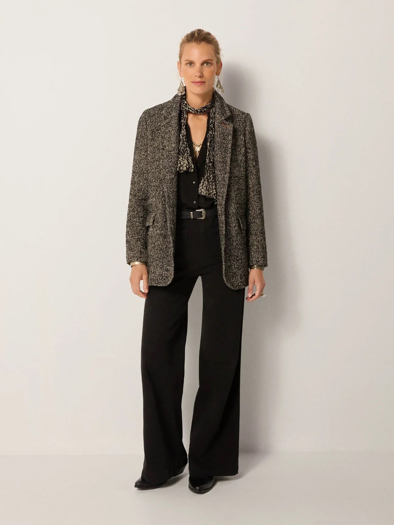 Dora Blazer