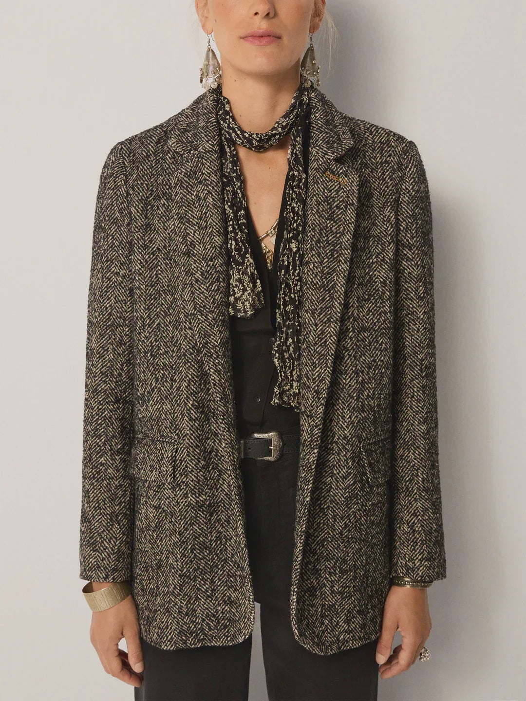 Dora Blazer